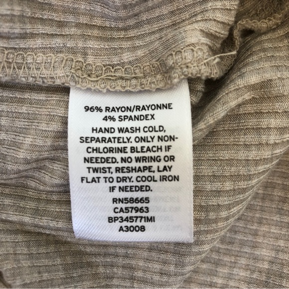 Lace Up Ribbed Tank - Picture 11 of 11